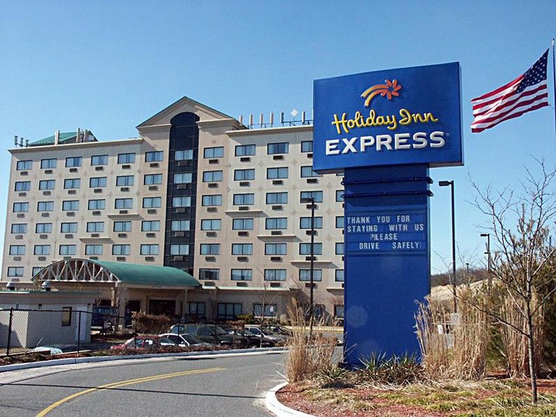 Holiday Inn Express Hauppauge-Long Island, An Ihg Hotel Exterior photo